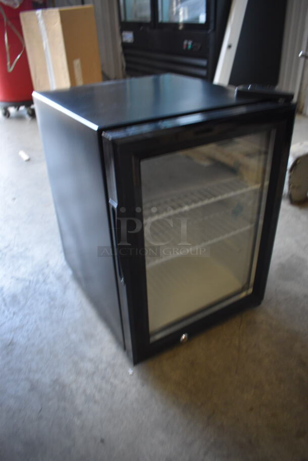 BRAND NEW! Model G5 Display Merchandiser Cooler. 120 Volt 1 Phase. Tested and Working! - Image 2 of 5
