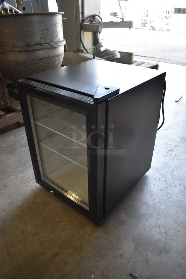 BRAND NEW! Model G5 Display Merchandiser Cooler. 120 Volt 1 Phase. Tested and Working! - Image 3 of 5