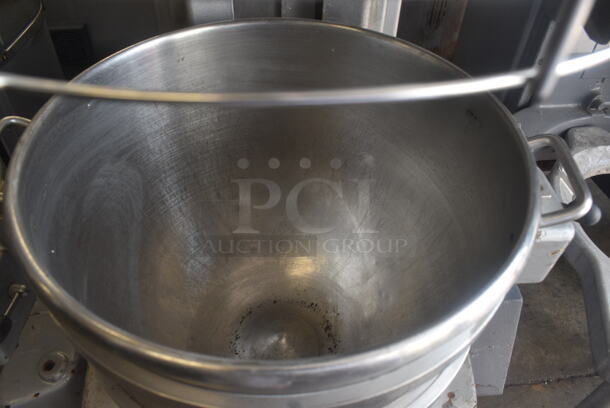 Hobart Legacy HL800 80 Quart Dough Mixer w/ Bowl Guard, Stainless Steel Bowl and Bowl Dolly 208-250 Volt 3 Phase - Image 4 of 7