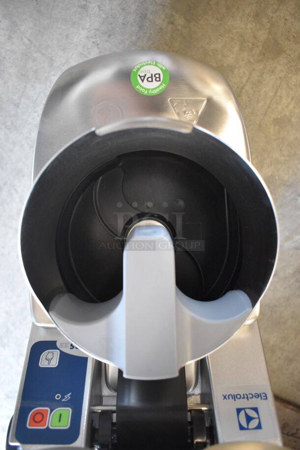 BRAND NEW! Electrolux TRS22NU Countertop Vegetable Slicer. 110-120 Volt 1 Phase. Tested and Working! - Image 4 of 6