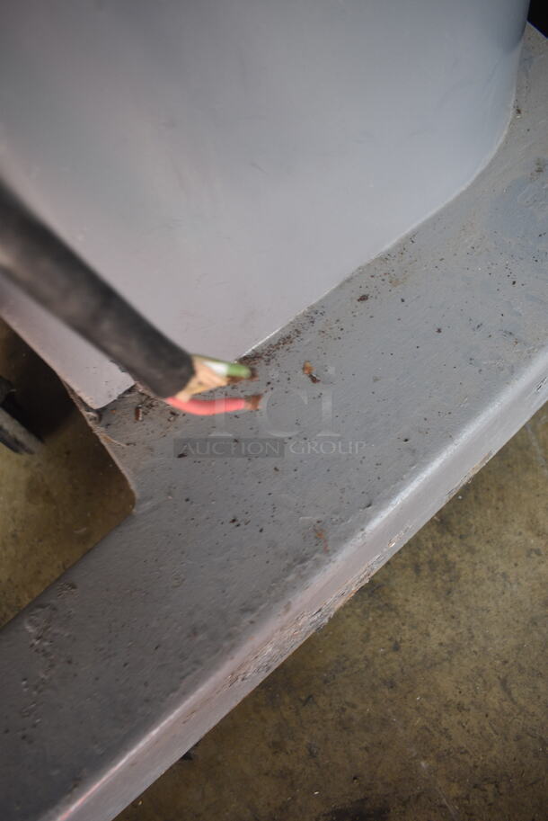 Hobart L800 80 Quart Dough Mixer w/ Bowl Guard 208 Volts 3 Phase - Image 7 of 7