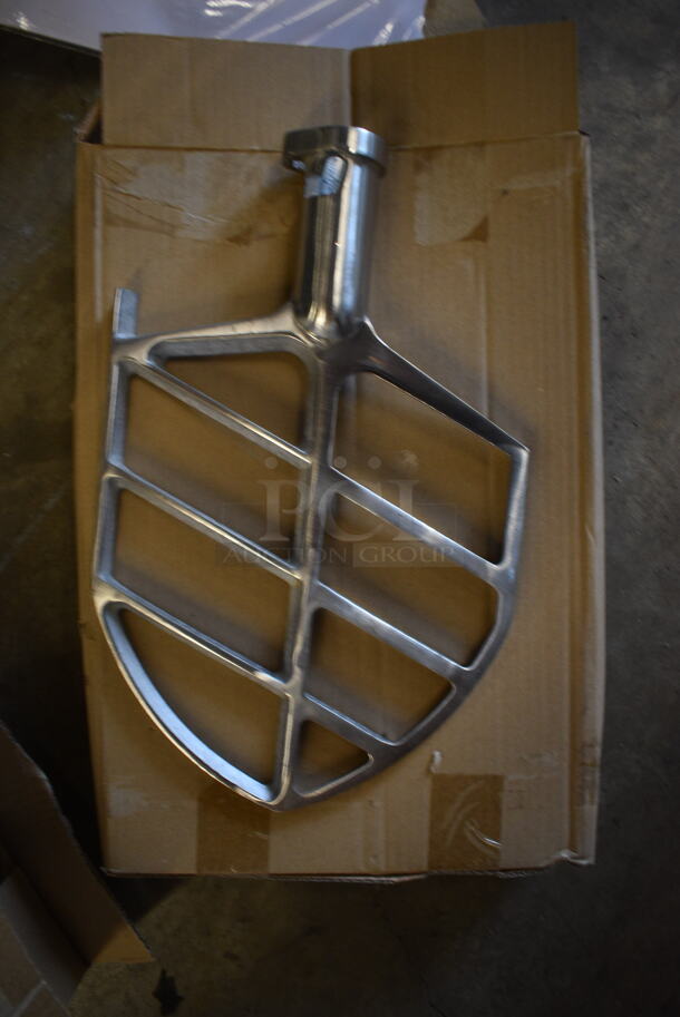 BRAND NEW SCRATCH AND DENT! Galaxy 30 Quart Mixer 177GMIX30 w/ Stainless Steel Bowl, Bowl Guard, Paddle, Whisk and Dough Hook Attachments. 110 Volt 1 Phase. Tested and Working! - Image 5 of 10