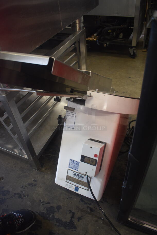 Oliver 704N Countertop Bagel Slicer 115 Volts. Tested and Working! - Image 3 of 6
