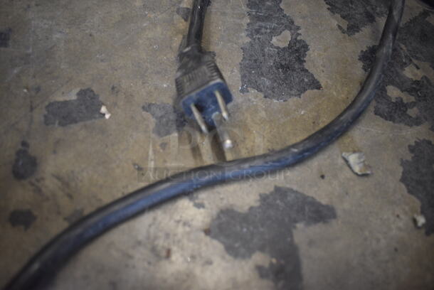 Oliver 704N Countertop Bagel Slicer 115 Volts. Tested and Working! - Image 6 of 6