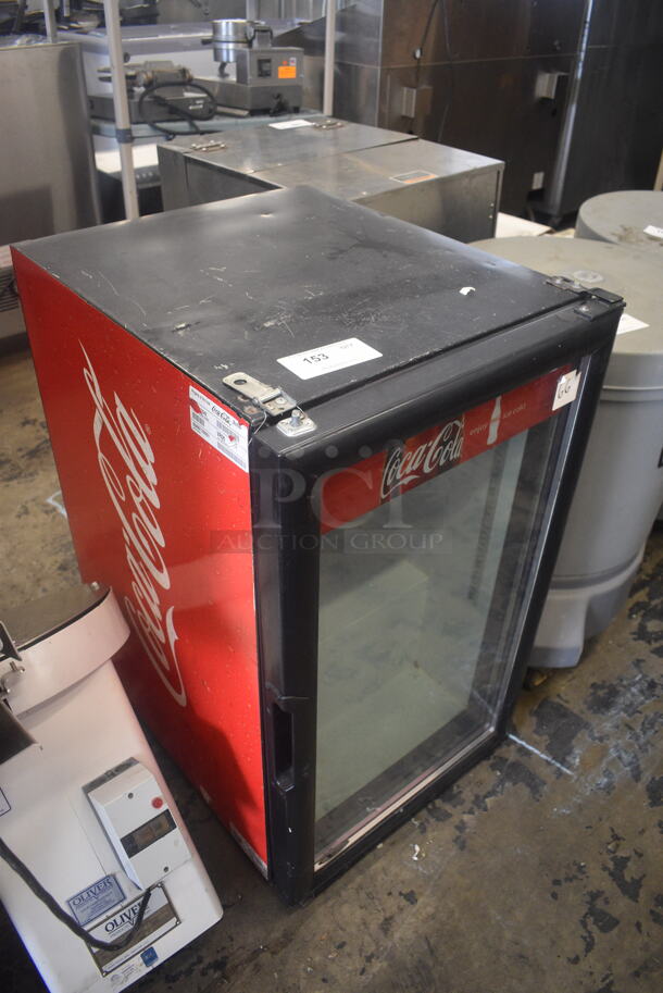 Vendo VR06 Countertop Merchandiser Cooler. 115 Volt. Tested and Powers On But Does Not Get Cold - Image 2 of 6