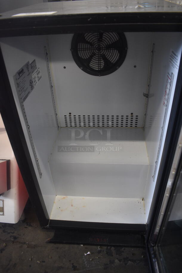 Vendo VR06 Countertop Merchandiser Cooler. 115 Volt. Tested and Powers On But Does Not Get Cold - Image 4 of 6