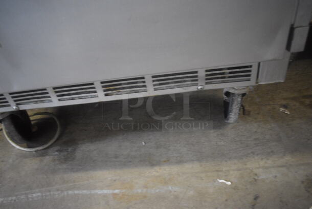 Beverage Air SP27 Sandwich Salad Mega Top Prep Table on Commercial Casters. 115 Volts. Tested and Working! - Image 8 of 8