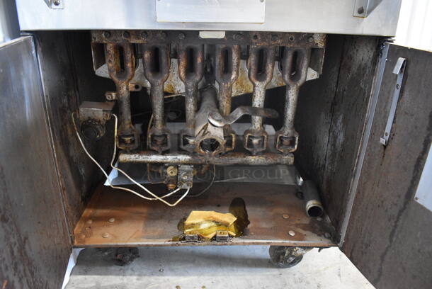 Pitco 24FS Donut Fryer Natural Gas Powered on Commercial Casters. 150,000 BTU - Image 4 of 6