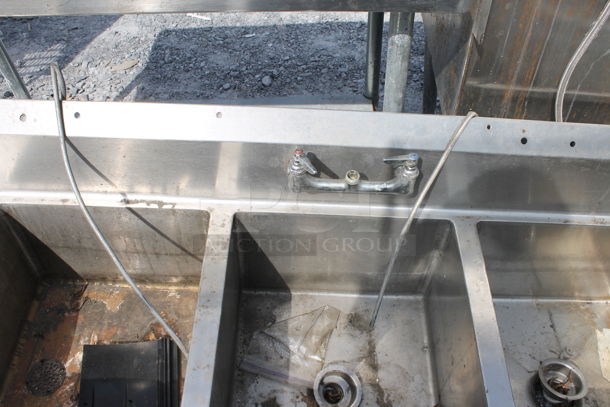 Stainless Steel 3 Bay Sink w/ Drainboards. 16x22 Drainboards, Bays are 20x18. No Legs - Image 4 of 5