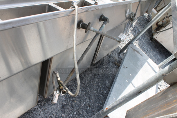 Stainless Steel 3 Bay Sink w/ Drainboards. 16x22 Drainboards, Bays are 20x18. No Legs - Image 5 of 5