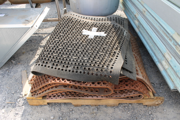11 Anti Fatigue Mats. 11 Times Your Bid! - Image 1 of 7