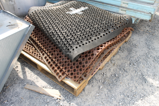 11 Anti Fatigue Mats. 11 Times Your Bid! - Image 2 of 7