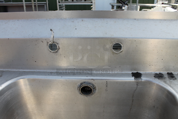 Advance Tabco Stainless Steel 3 Bay Sink w/ Legs and Drainboards. 15.5x23 Drainboards and 19x19 Bays - Image 4 of 8