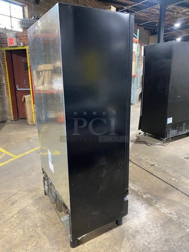 NEW! SCRATCH-N-DENT! LATE MODEL! 2020 Imbera Commercial Refrigerated 2 Door Reach In Cooler Merchandiser! With View Through Doors! Poly Coated Racks! Model: VRD26HC SN: A48200900065 115V 60HZ 1 Phase - Image 4 of 9