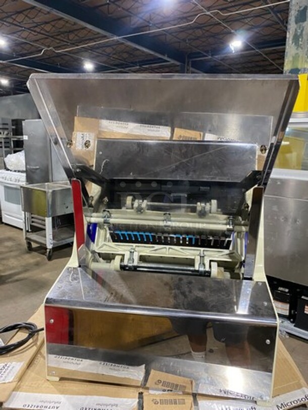 SWEET! Doyon Commercial Countertop Bread Loaf Slicer! WORKING WHEN REMOVED! Model: SM302 SN: DYN1201065 120V 60HZ 1 Phase - Image 4 of 10