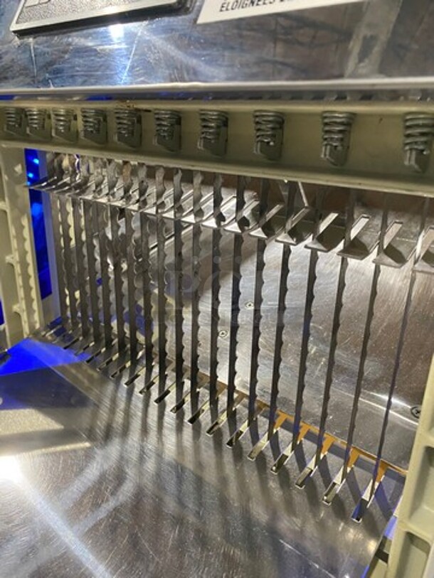 SWEET! Doyon Commercial Countertop Bread Loaf Slicer! WORKING WHEN REMOVED! Model: SM302 SN: DYN1201065 120V 60HZ 1 Phase - Image 5 of 10