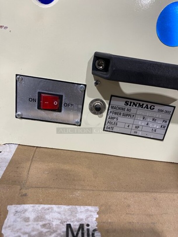 SWEET! Doyon Commercial Countertop Bread Loaf Slicer! WORKING WHEN REMOVED! Model: SM302 SN: DYN1201065 120V 60HZ 1 Phase - Image 9 of 10