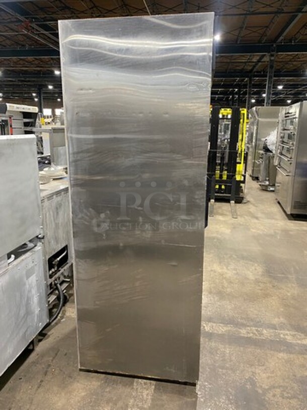 True Commercial 2 Sliding Door Reach In Refrigerator Merchandiser! With View Through Doors! With Poly Coated Racks! Model: GDM33 SN: 12312653 115V 60HZ 1 Phase - Image 3 of 8