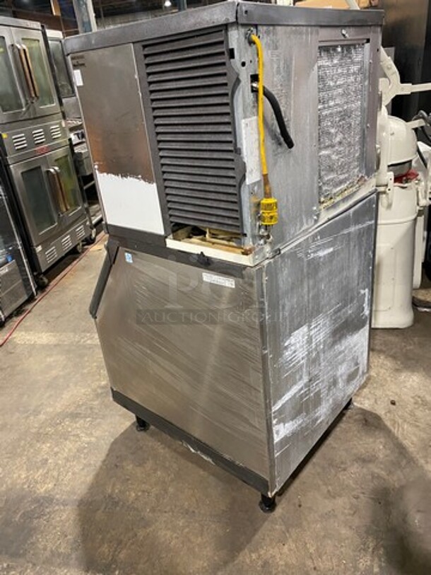 Manitowoc Commercial Ice Maker Machine! With Commercial Ice Bin! All Stainless Steel! On Legs! Model: QY0454A SN: 010162109 115V 60HZ 1 Phase - Image 4 of 7
