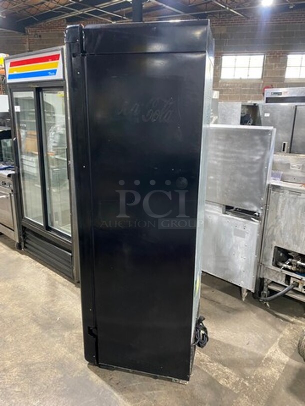 2016 Imbera Single Door Refrigerated Reach In Cooler Merchandiser! With View Through Door! With Poly Coated Racks! Model: VR09CCC02 SN: 642160501463 115V 60HZ 1 Phase - Image 2 of 9