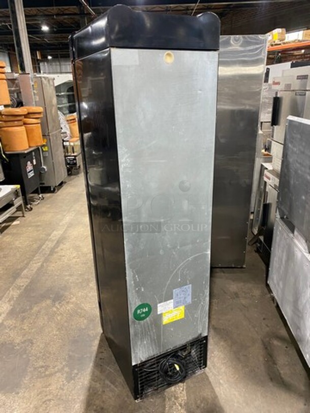 2016 Imbera Single Door Refrigerated Reach In Cooler Merchandiser! With View Through Door! With Poly Coated Racks! Model: VR09CCC02 SN: 642160501463 115V 60HZ 1 Phase - Image 3 of 9