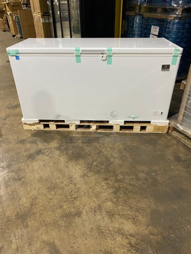 NEW! SCRATCH-N-DENT! LATE MODEL! Kelvinator Commercial Reach Down Chest Freezer! With Hinged Top Lid! Model: KCCF210WH SN: 148200020 115V - Image 2 of 12