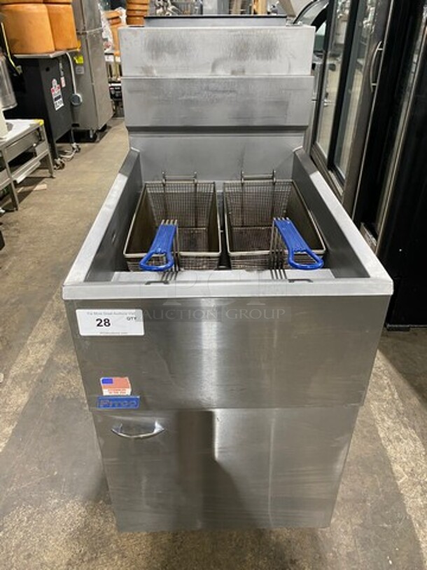 Pitco Commercial Natural Gas Powered Deep Fat Fryer! With Backsplash! With 2 Metal Frying Baskets! All Stainless Steel! On Casters! Model: 65C SN: G21FC042339