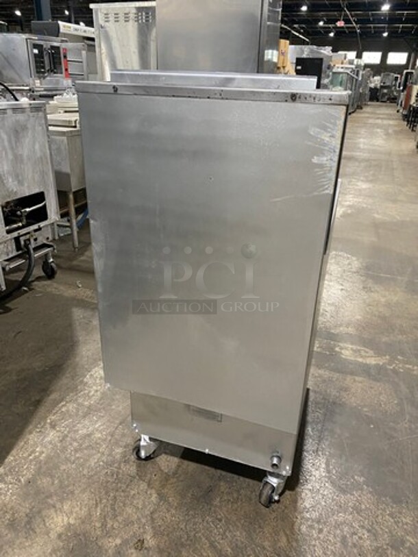 Pitco Commercial Natural Gas Powered Deep Fat Fryer! With Backsplash! With 2 Metal Frying Baskets! All Stainless Steel! On Casters! Model: 65C SN: G21FC042339 - Image 4 of 9
