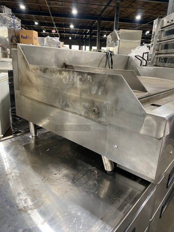 Woodstone Commercial Countertop Natural Gas Powered Flat Griddle! With Split Top! With Back & Side Splashes! All Stainless Steel! On Legs! - Image 2 of 10