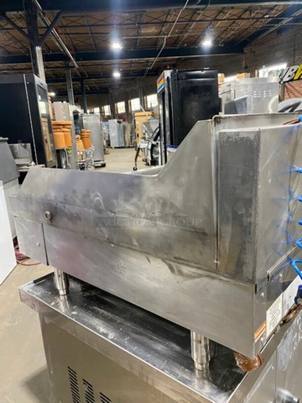 Woodstone Commercial Countertop Natural Gas Powered Flat Griddle! With Split Top! With Back & Side Splashes! All Stainless Steel! On Legs! - Image 4 of 10