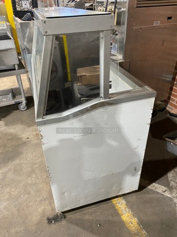 Hussmann Commercial 8 Flavor Ice Cream Dipping Cabinet/ Display Case Merchandiser! Model: DCSG8 SN: 08E01955410 115V 60HZ 1 Phase - Image 2 of 7
