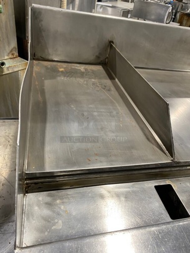 Woodstone Commercial Countertop Natural Gas Powered Flat Griddle! With Split Top! With Back & Side Splashes! All Stainless Steel! On Legs! - Image 7 of 10