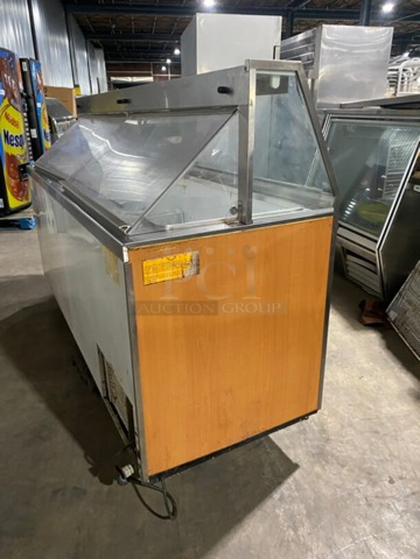 Hussmann Commercial Ice Cream Dipping Cabinet/ Display Case Merchandiser! 115V 60HZ 1 Phase - Image 3 of 7