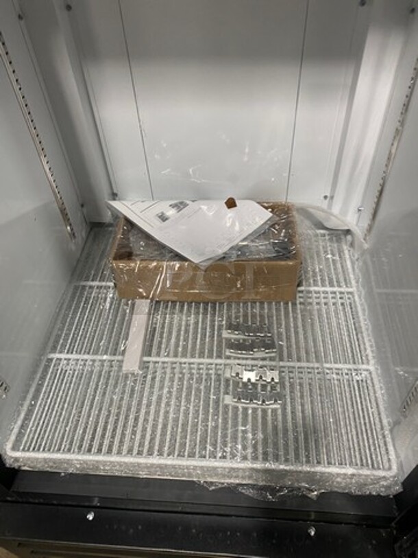 NEW! SCRATCH-N-DENT! LATE MODEL! 2019 Asber Commercial Single Door Reach In Cooler Merchandiser! With View Through Door! Poly Coated Racks! Model: ARM17A SN: 8101693579 115V 60HZ 1 Phase - Image 6 of 9