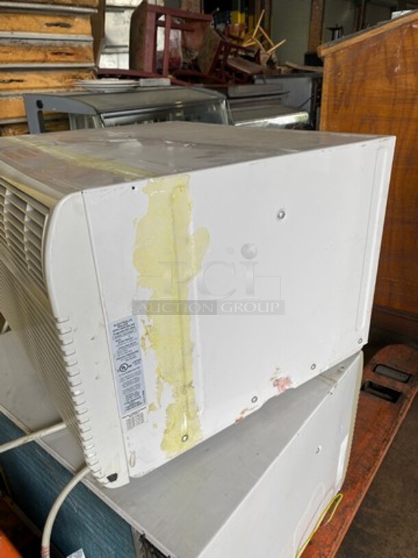 Electrolux Window Mount Air Conditioner Unit! Model: FAH146S2T SN: KK85078069 208/230V 60HZ 1 Phase - Image 3 of 6