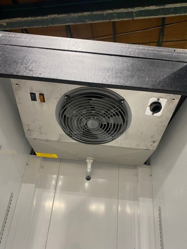 NEW! SCRATCH-N-DENT! LATE MODEL! 2019 Asber Commercial Single Door Reach In Cooler Merchandiser! With View Through Door! Poly Coated Racks! Model: ARM17A SN: 8101693579 115V 60HZ 1 Phase - Image 7 of 9