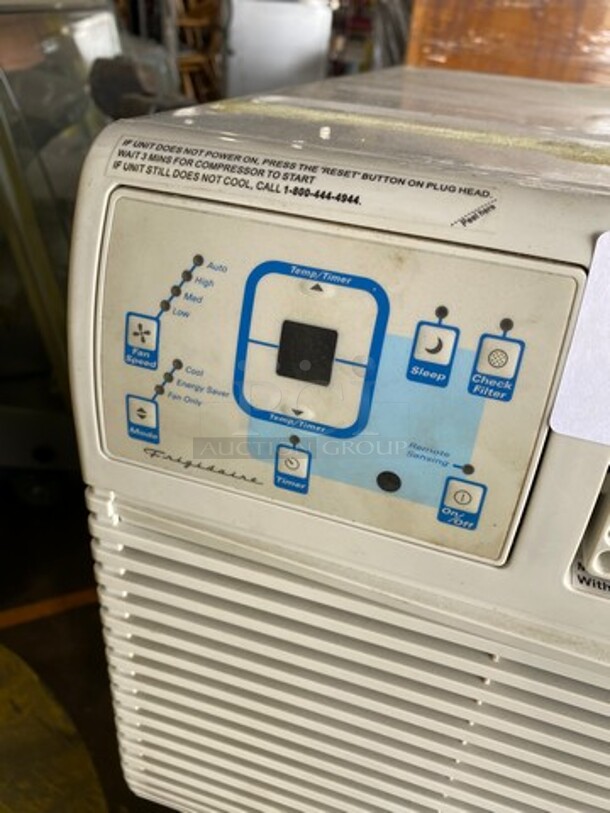 Electrolux Window Mount Air Conditioner Unit! Model: FAH146S2T SN: KK85078069 208/230V 60HZ 1 Phase - Image 5 of 6