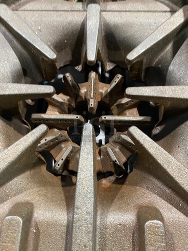 WOW! NEW NEVER USED! Garland Commercial Natural Gas Powered 4 Burner Stove With Right Side Flat Griddle! Griddle Has Back And Side Splashes! With 2 Compartment Storage Space Underneath! All Stainless Steel! On Casters! Model: G604G36SS SN: 1712100102342 - Image 7 of 11