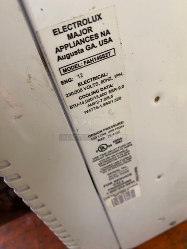 Electrolux Window Mount Air Conditioner Unit! Model: FAH146S2T SN: IK80725147 208/230V 60HZ 1 Phase - Image 5 of 6