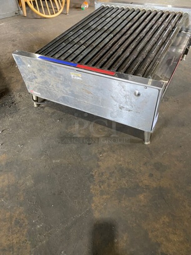 APW Wyott Commercial Countertop Hot Dog Roller Grill! All Stainless Steel! Model: HRS755T SN: 8179619031812 208/240V 60HZ 1 Phase - Image 2 of 8