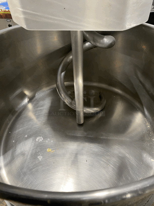 LATE MODEL! 2018 Sirman Commercial 55 QT Spiral Mixer! With Mixing Bowl And Bowl Guard! WORKING WHEN REMOVED! Model: HRC50TA SN: 18S01141 220V - Image 5 of 9