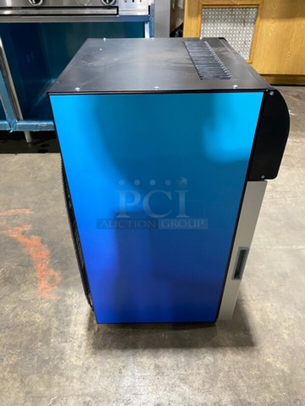 WOW! BRAND NEW! OUT OF THE BOX! AHT Commercial Countertop Mini Reach In Cooler Merchandiser! With View Through Door! With Poly Coated Racks! Model: CTB200 SN: CTB200B11B1510V00178 115V - Image 3 of 8