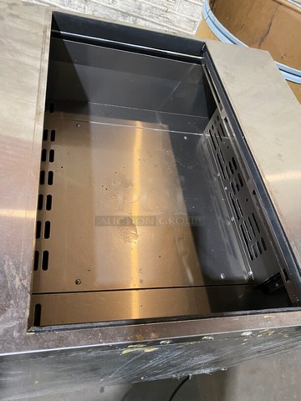 Turbo Air Commercial Refrigerated Salad Bar Island! Single Door Underneath Storage Space! All Stainless Steel! On Legs! Model: MST28N711S SN: H2KMS29EY1298 115V - Image 5 of 8