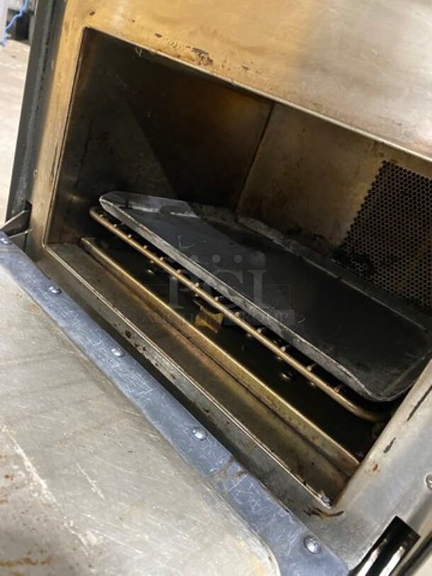 LATE MODEL! 2019 Turbo Chef Commercial Countertop Rapid Cook Oven! On Small Legs! Model: NGO SN: NGOD48540 208/240V 60HZ 1 Phase - Image 5 of 8