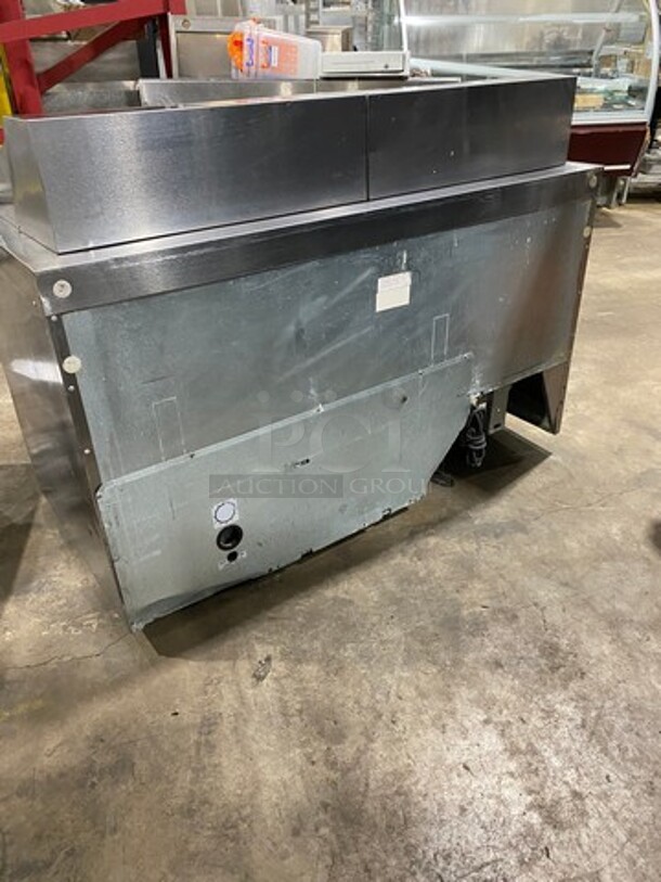Delfield Manitowoc Commercial Refrigerated Sandwich Prep Table! With Commercial Cutting Board! With 4 Drawer Storage Space Underneath! All Stainless Steel! Model: D4460N24MSB SN: 1410152000651 115V 60HZ 1 Phase - Image 4 of 9