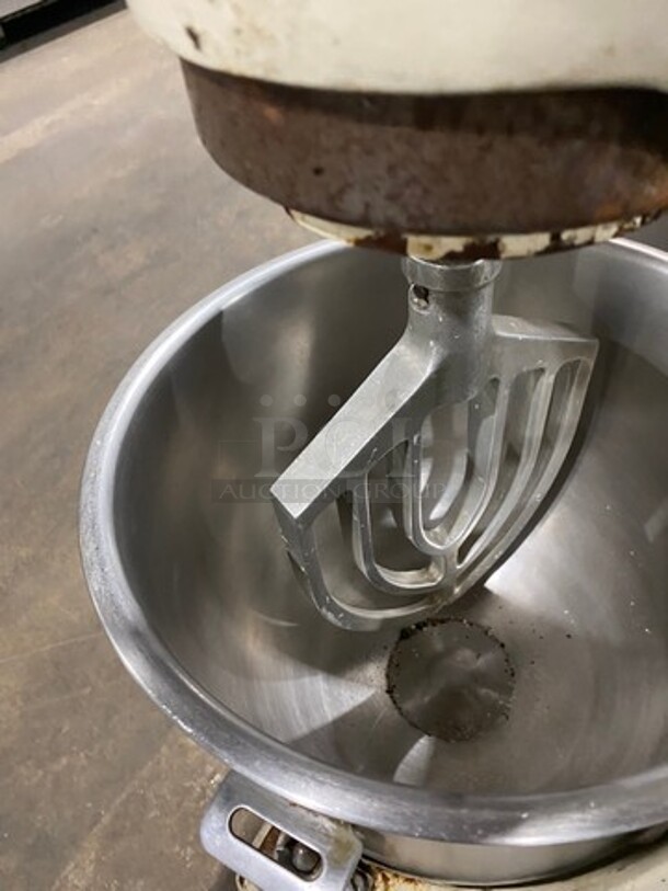Berkel Commercial 20QT Planetary Mixer! With Mixing Bowl! With Paddle Attachment! WORKING WHEN REMOVED! Model: BX20 SN: 9251100101947 115V 60HZ 1 Phase - Image 5 of 9