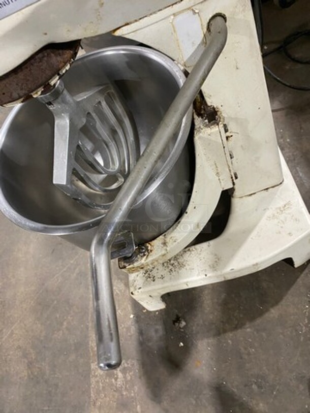 Berkel Commercial 20QT Planetary Mixer! With Mixing Bowl! With Paddle Attachment! WORKING WHEN REMOVED! Model: BX20 SN: 9251100101947 115V 60HZ 1 Phase - Image 7 of 9