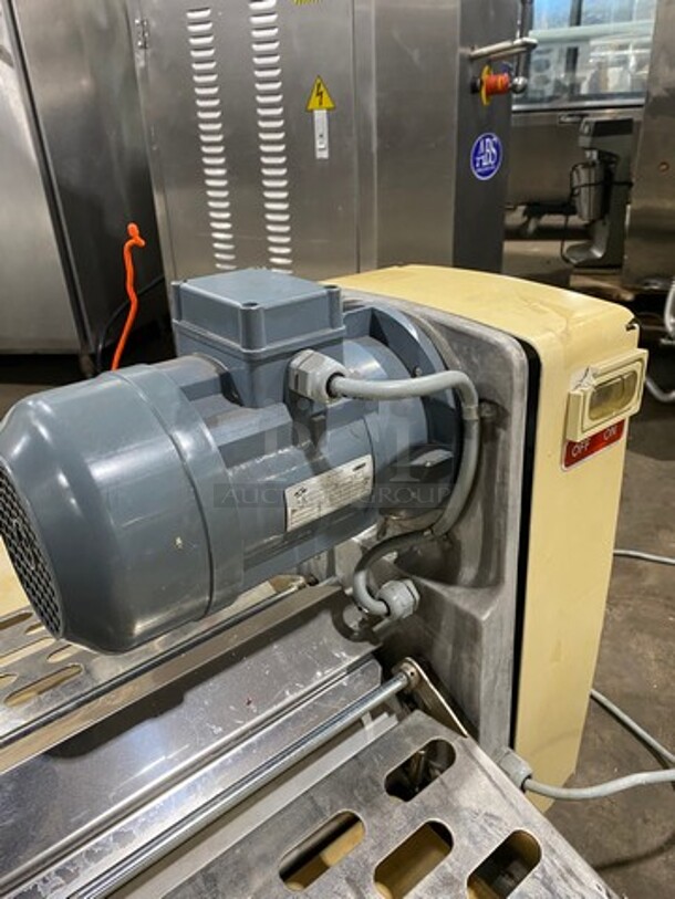 Rondo Oliver Commercial Dough Sheeter! Stainless Steel Body! Model: 644 SN: 6RBF 110V 60HZ 1 Phase - Image 7 of 9