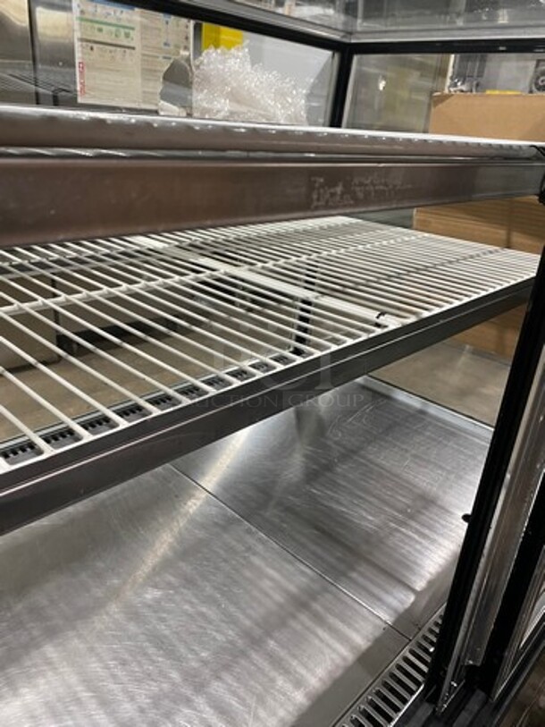 2011 Leader Commercial Refrigerated Deli/ Bakery Display Case Merchandiser! With Straight Front Glass! With Rear Access Doors! Stainless Steel Outline! Model: HBK48SC SN: PU08S0804A 115V 60HZ 1 Phase - Image 5 of 9