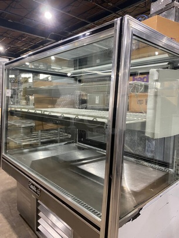 2011 Leader Commercial Refrigerated Deli/ Bakery Display Case Merchandiser! With Straight Front Glass! With Rear Access Doors! Stainless Steel Outline! Model: HBK48SC SN: PU08S0804A 115V 60HZ 1 Phase - Image 8 of 9